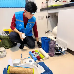 Nên tự thay lõi lọc nước hay gọi dịch vụ chuyên nghiệp?